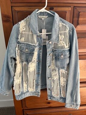 Davi & Dani Light Blue Denim Jacket with White Label And Lace/Crochet NWT